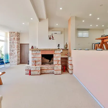 2 Bedrooms With Sea View Private Pool And Jacuzzi At Κας